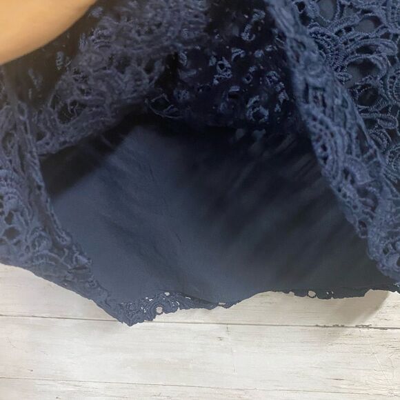 Banana Republic Eyelet Navy Blue Skirt Size 2 - Picture 5 of 7